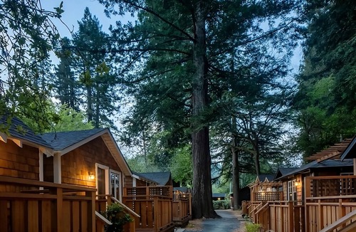 Guerneville Hotel | Enjoy a Hassle-Free and Comfortable Stay! Free Parking, Outdoor Swimming Pool
