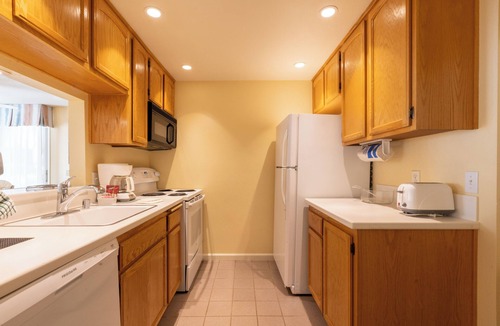 San Diego Country Estates Hotel | Enjoy a Hassle-Free Stay! 3 Convenient Units w/Full Kitchen | Pool | Parking