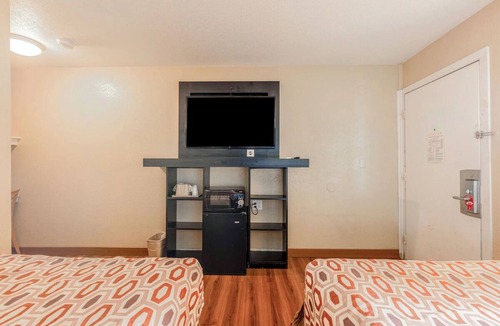 Loma Alta Hotel | Enjoy a Restful Stay in 4 Tranquil Rooms Close to Oceanside Beach