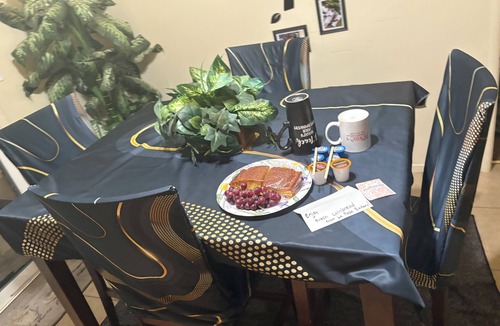 King City House | Enjoy a room with private bath in a charming King City location!