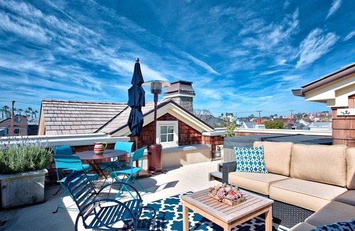 Balboa Island House | Enjoy the Balboa Experience in this beautiful Craftsman house!