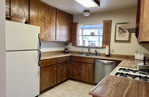 Oak Shores House | Enjoy the outdoors with home so close to the miniature golf course in Oak Shores