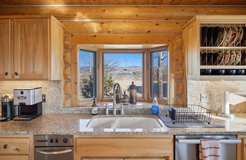 Stevensville House | Enjoy the striking views of the Bitterroot valley from this well appointed Cabin. The perfect spot to gather and enjoy all Montana has to offer. Whether you're visiting to enjoy the outdoors or for a quiet getaway this home is the perfect basecamp.