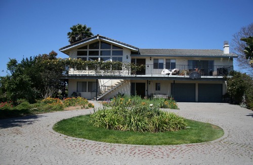 Fallbrook House | Enjoy your visit to a private horse ranch!