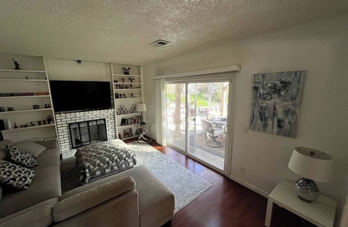 Edenvale House | Enjoyable House with Big Backyard