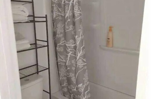 Lancaster House | Entire Guest-home 1 Bedroom & Bath & Kitchenette