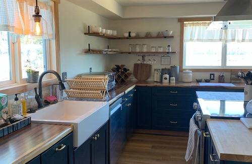 Monmouth House | Entire House Luxury Farm Stay w Animals Hot Tub