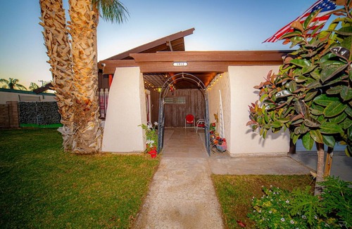 Yuma House | Entire Modern house with 5 rooms, pool and gym !