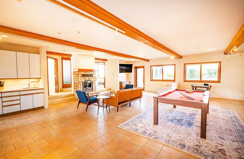 El Granada House | Entire Oceanfront Private Estate | Multi-Level Retreat with Rooftop
