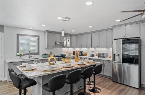 Mira Mesa House | Entire Private Home with King Bed, Gated Yard, Parking, Ranch, 4 Bedrooms 3 Bathrooms, Available Now