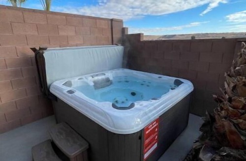 Sienna Hills House | Entire Townhouse/Private Hot Tub/Pool/Gas Fire Pit