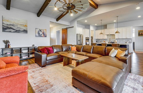 Williamson House | Equine-Friendly Stay: Horse Stable Access, Hot Tub