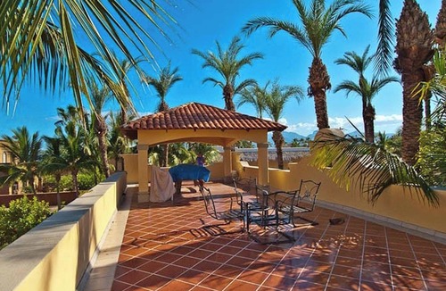Loreto House | Escape To An Ocean Front Five Star Paradise : A 10 minute walk into Loreto