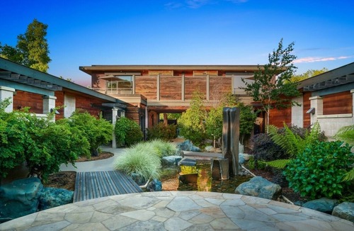 Yountville House | Escape to Luxury w/ Private Patio, Cocktail Pool! Near Napa Valley Vineyards!