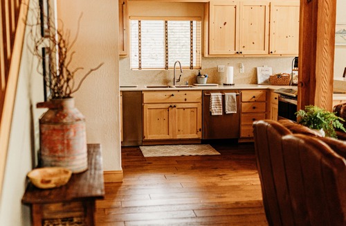 Dollar Point Cabin | Escape to The Cabin Retreat, a serene getaway for the entire family.