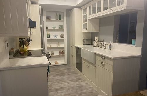Del Obispo Condo | Escape to your seaside cottage retreat and tropic tranquility