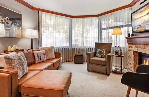 Olympic Valley Condo | Everline Resort & Spa | Dive in at the Year-Round Resort Pool