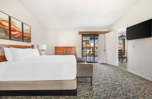 San Diego Country Estates Hotel | Everything You Need For The Perfect Vacation! Pool, Near Guy B Woodward Museum!