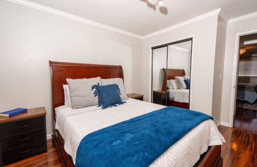 Fresno House | Excellent Home near Shopping and Restaurants