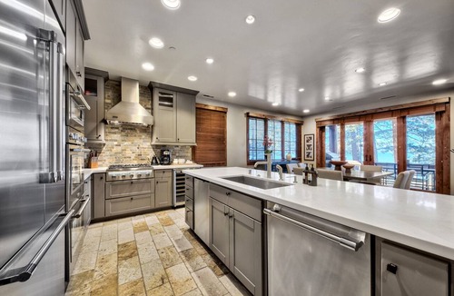 Sierra Shores Condo | Exclusive Lakefront Luxury by Heavenly, Hot Tub | PEAK SS14