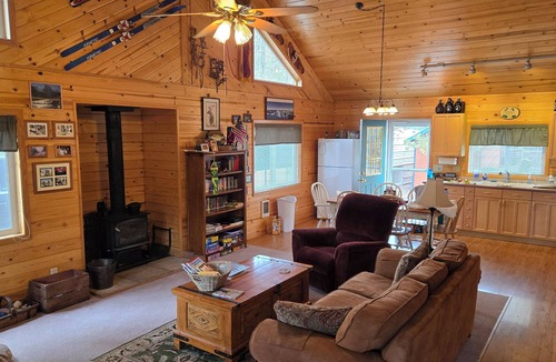 La Pine Cabin | Executive cabin in the woods!
