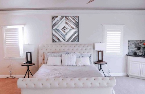 San Martin House | Executive Estate with Private Pool & Pool Spa