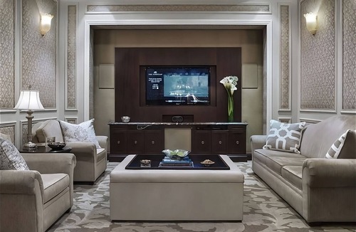 Las Vegas Strip House | Executive Wellness One Bedroom King Room at The Venetian Resort Las Vegas!