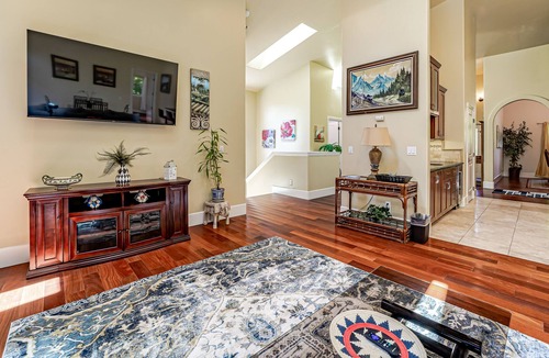 Humboldt Hill House | Expansive retreat with multiple decks, grill, air hockey, fast WiFi & media room