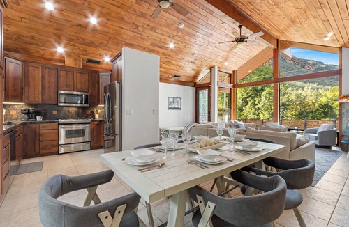 Sedona House | Experience luxury in Sedona Upper Indian Garden, a spacious 3-bedroom retreat.
