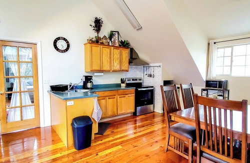 Cave Junction Cottage | Explore Caves & Coast! Family-friendly Oregon Stay