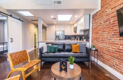 Gaslamp Quarter Apartment | Explore Gaslamp from Luxury 2br sleeps 5