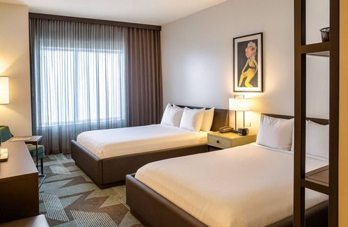 Downtown Las Vegas Hotel | Explore Las Vegas Strip! Three Comfortable Units, Swimming Pool, Prime Location!