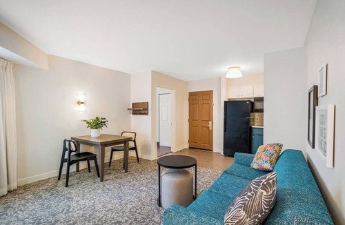 Sorrento Valley Hotel | Explore San Diego's Wonders! Full Kitchen, Free Breakfast, Pool, Pet-friendly!