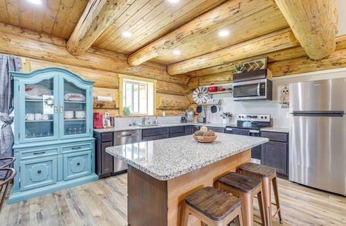 Gusher Cabin | Explore Uintah Basin: 'Rustic Cliff Ranch A' Cabin