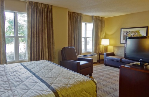 Ahwatukee Foothills Hotel | Extended Stay America Suites Phoenix Chandler E Chandler Blv