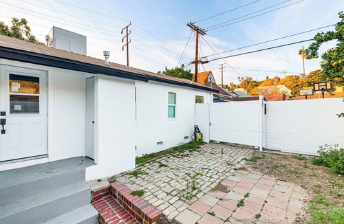 Los Angeles House | Extended Stay in LA! Cozy Home 3 Mi to Downtown