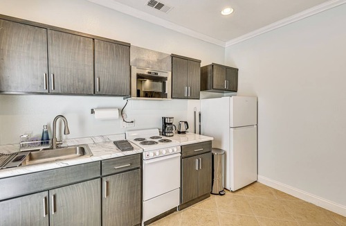 Lake Elsinore Apartment | Extended-Stay Suite Near I-15 in Lake Elsinore!