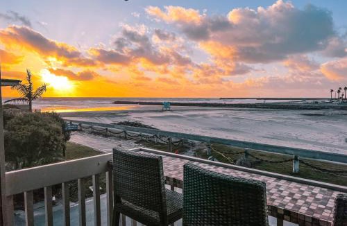 Townsite House | F14 - Tower 10 Oceanview Cottage