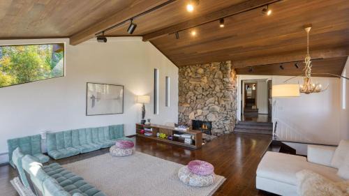 Riebli-Wallace Neighborhood Group House | Fable Sonoma by AvantStay