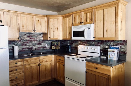 Duck Creek Village Condo | Fabulous Find/CozyCondo Nestled in the Pines/Central/Fishn'/Hikin'/Bryce/ZionGem