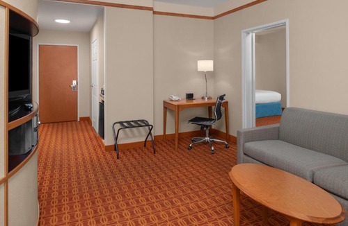 Elk Grove Hotel | Fairfield Inn and Suites by Marriott Elk Grove
