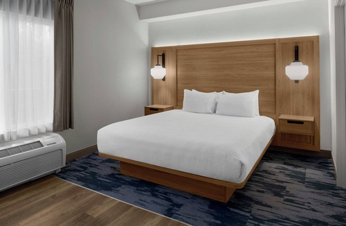 Elk Grove Hotel | Fairfield Inn and Suites by Marriott Sacramento Elk Grove