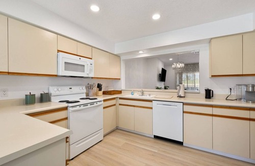 Palm Desert Apartment | Fairway-view 3 Bedroom Condo in Palm Desert