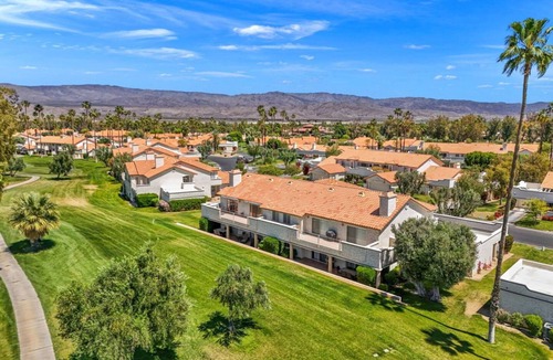 Palm Desert Apartment | Fairway-view 3 Bedroom Condo in Palm Desert