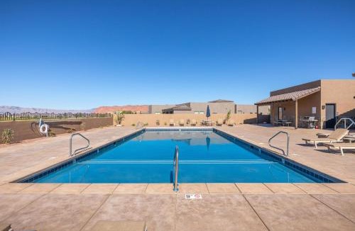 St. George House | Fairways Escape