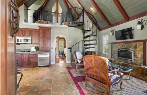 Davis Apartment | Fairytale retreat at UC Davis, ultimate privacy and comfort