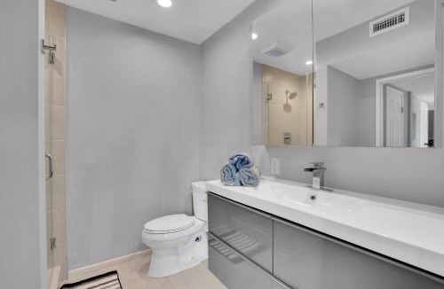 Lyon Street House | Family 4BR Home 15 min to Disneyland & Beach