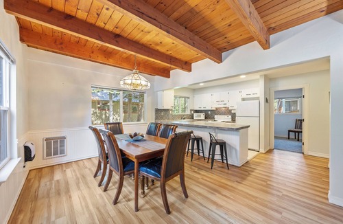 Pla-Vada Woodlands Cabin | Family Cabin 5 Min to Sugar Bowl Donner Summit