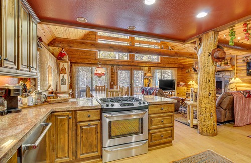 Heber Cabin | Family-Friendly Cabin w/Fire Pit in Forest Lakes
