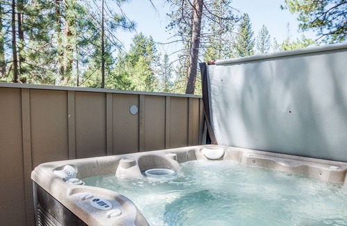 Sunriver House | Family Friendly, 2-Level, Huge Primary Suite - Aspen 2